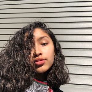 Meet your Posher, Valerie